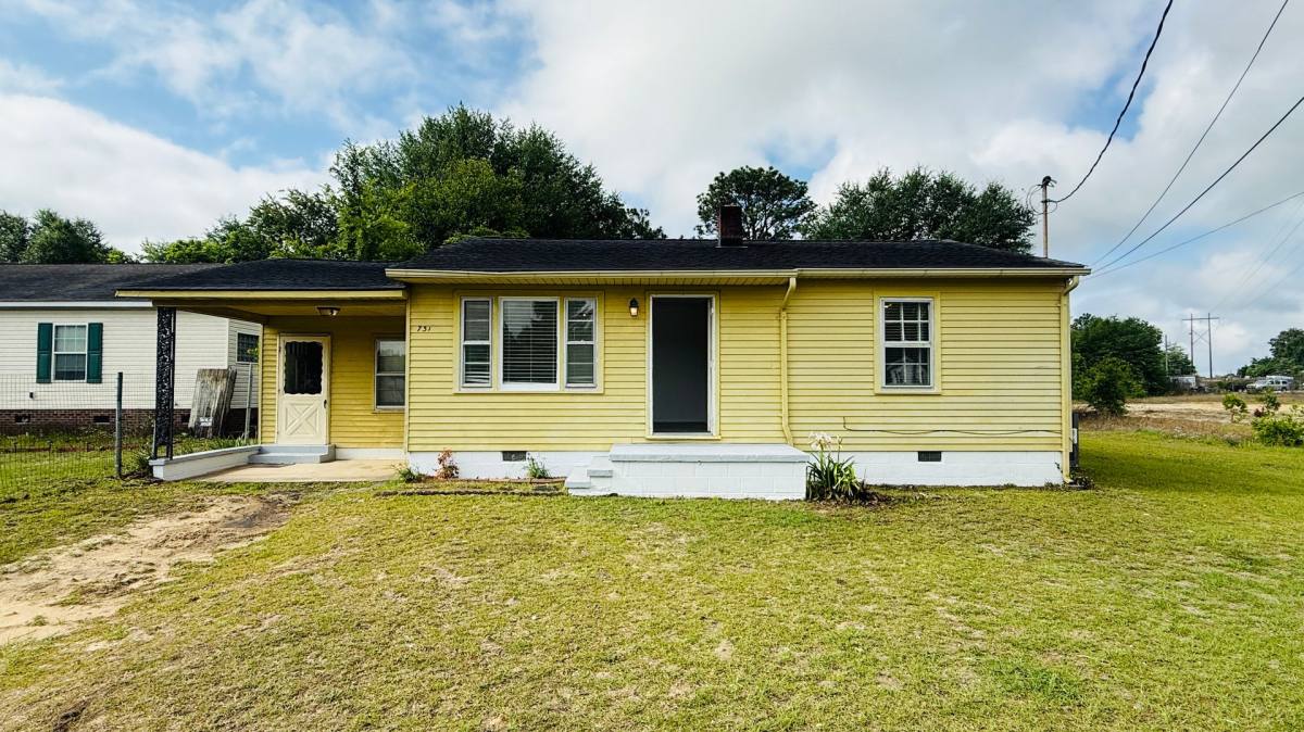 House for rent at 731 Veda St, Fayetteville, NC 28306