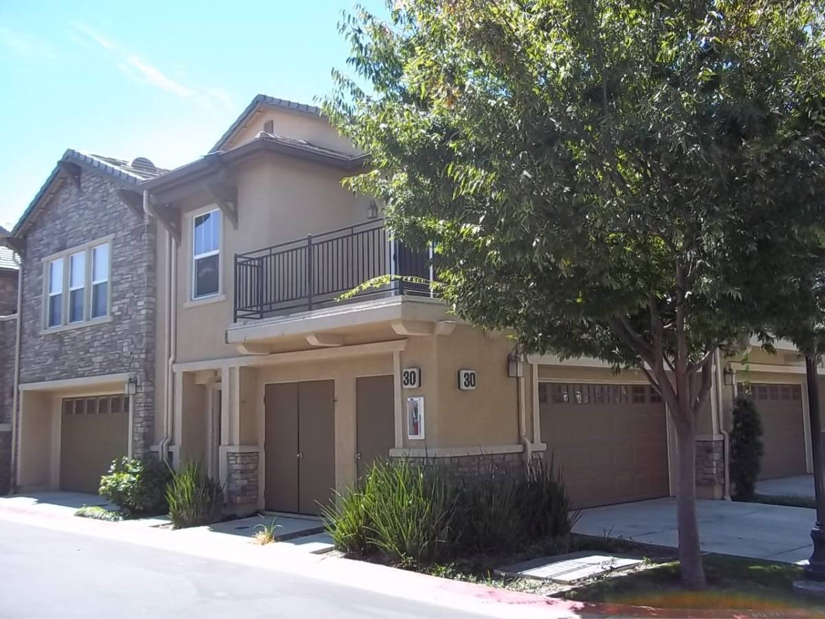 Condo for rent at 3301 N Park Dr, Sacramento, CA 95835