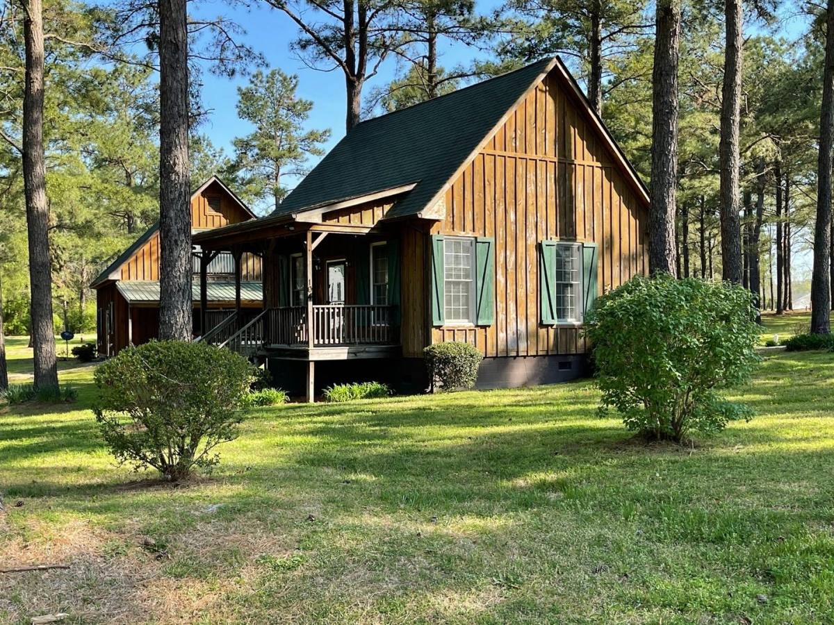 House for rent at 104 N Edge Dr, South Hill, VA 23970