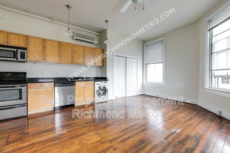 Apartment for rent at 1321 1 2 E Main St #213, Richmond, VA 23219