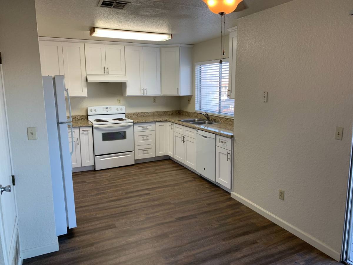1480 W Main St, Ripon, CA 95366