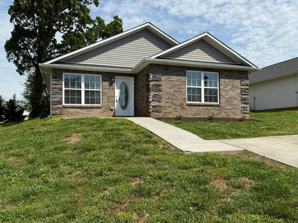 House for rent at 1909 Heather Lea Dr, Sevierville, TN 37876