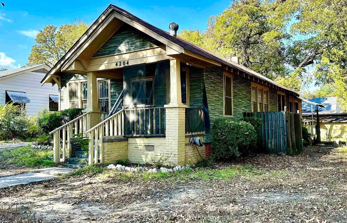 House for rent at 4204 W 23rd St, Little Rock, AR 72204