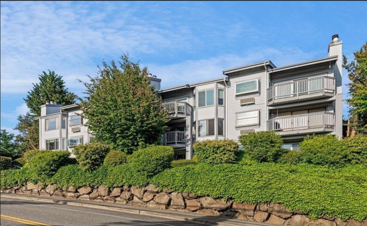Condo for rent at 11600 100th Ave NE, Kirkland, WA 98034