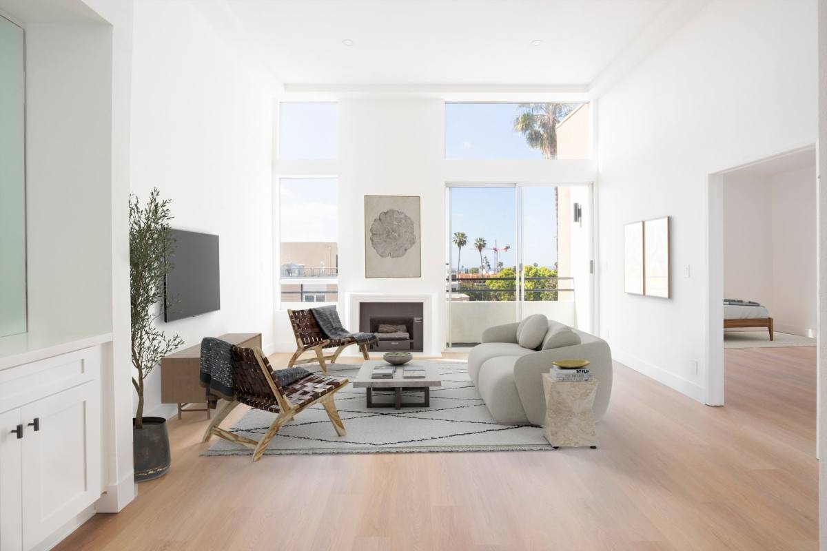 Apartment for rent at 1616 N Serrano Ave, Los Angeles, CA 90027
