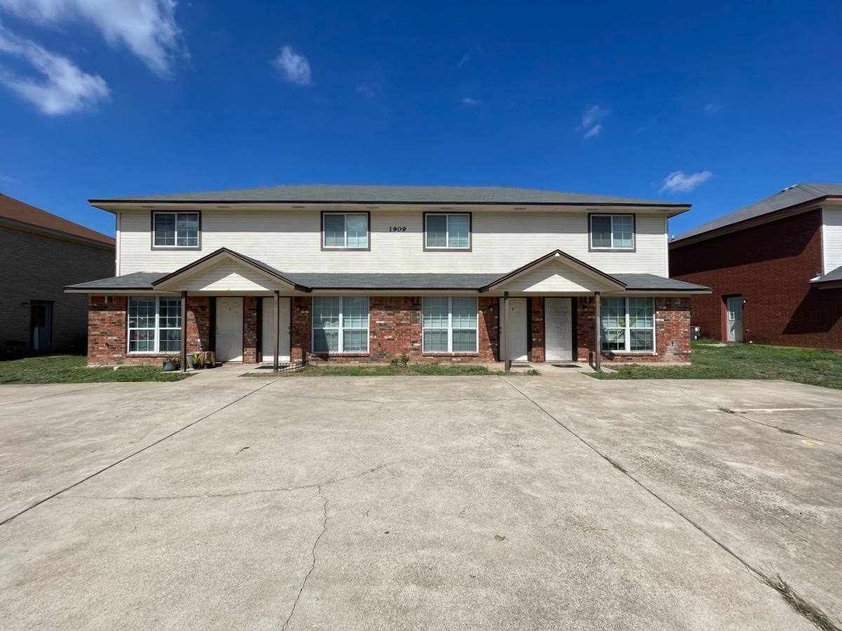 Apartment for rent at 1909 Monte Carlo Lane, Killeen, TX 76543
