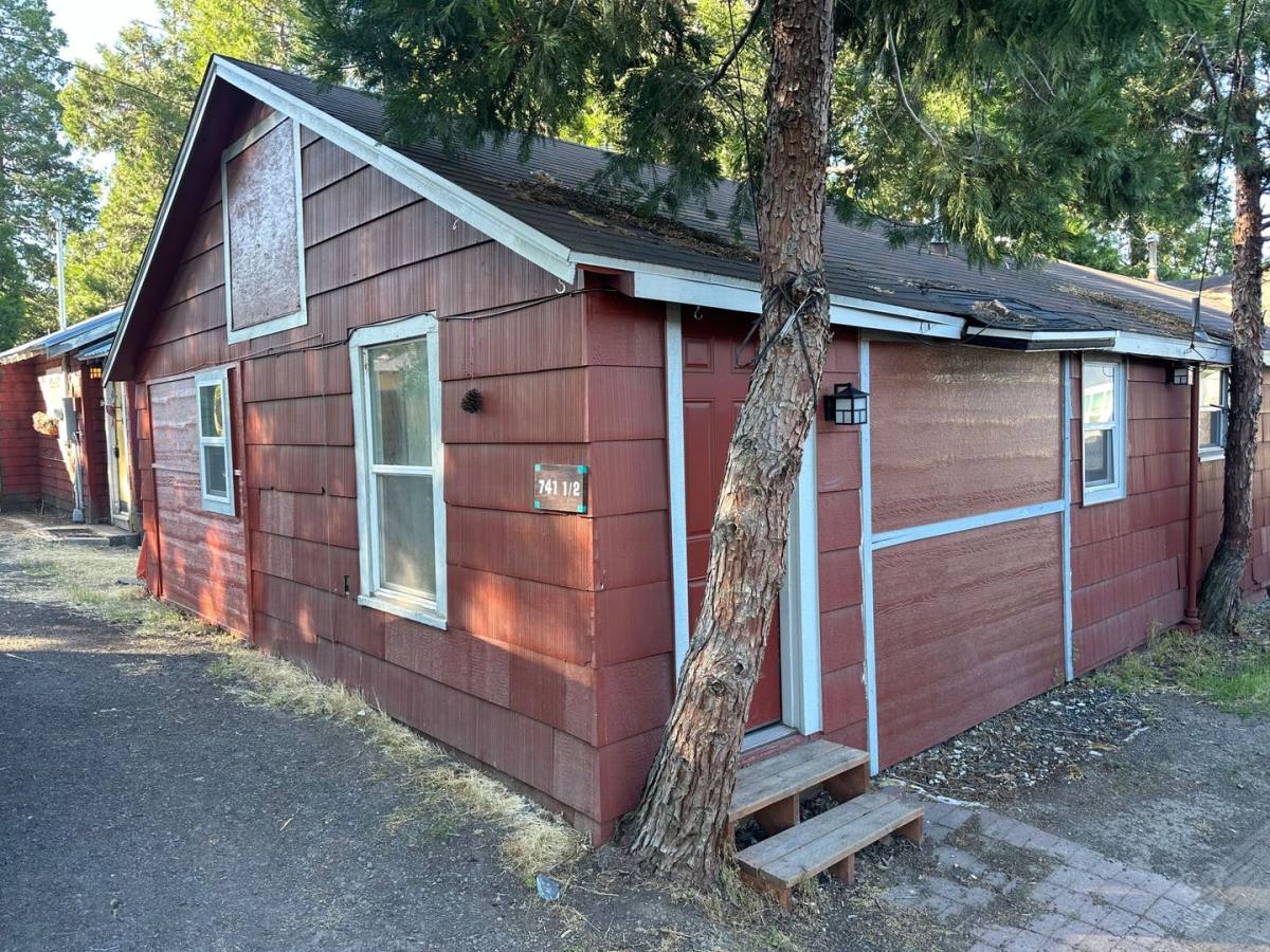 House for rent at 741 1 2 N Alameda, Klamath Falls, OR 97601