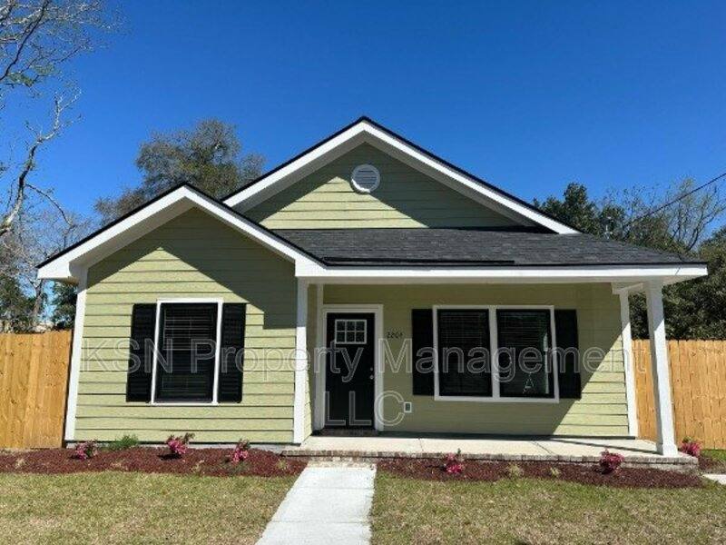 House for rent at 2204 Iowa St, Savannah, GA 31404