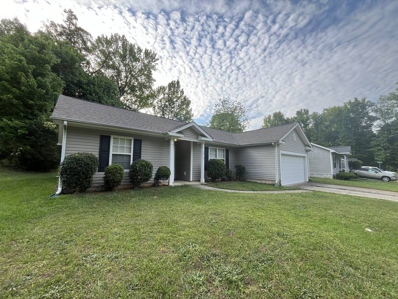 House for rent at 2416 Faircreek Court, Charlotte, NC 28269