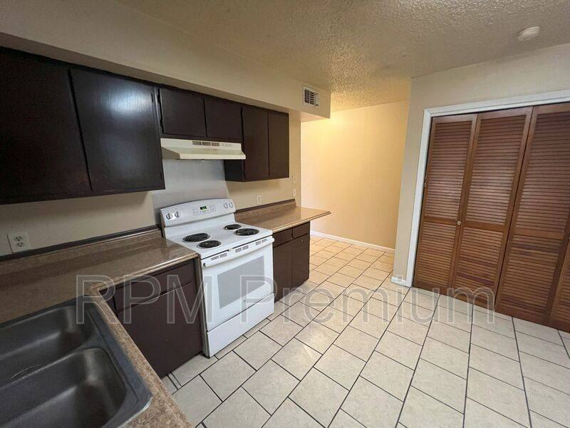 Apartment for rent at 10769 Alco Ave #4, Baton Rouge, LA 70816