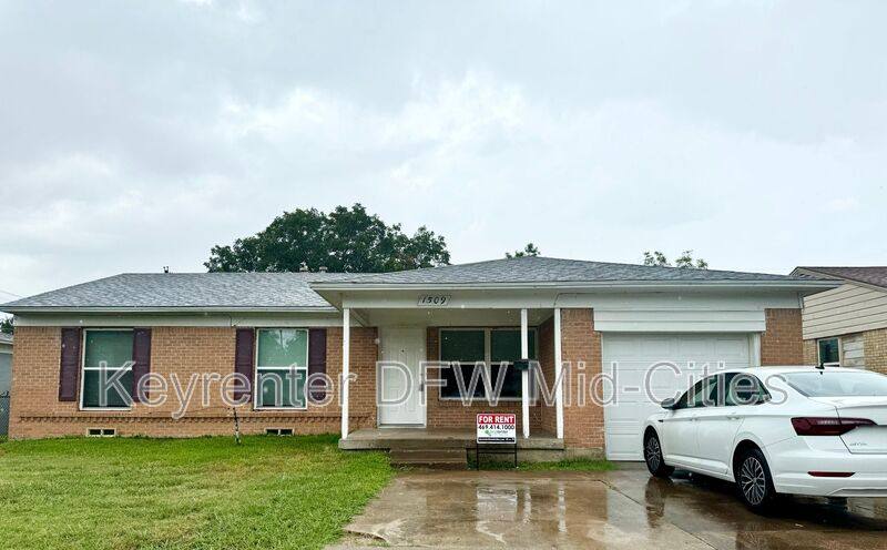 House for rent at 1509 N O'Connor Rd, Irving, TX 75061