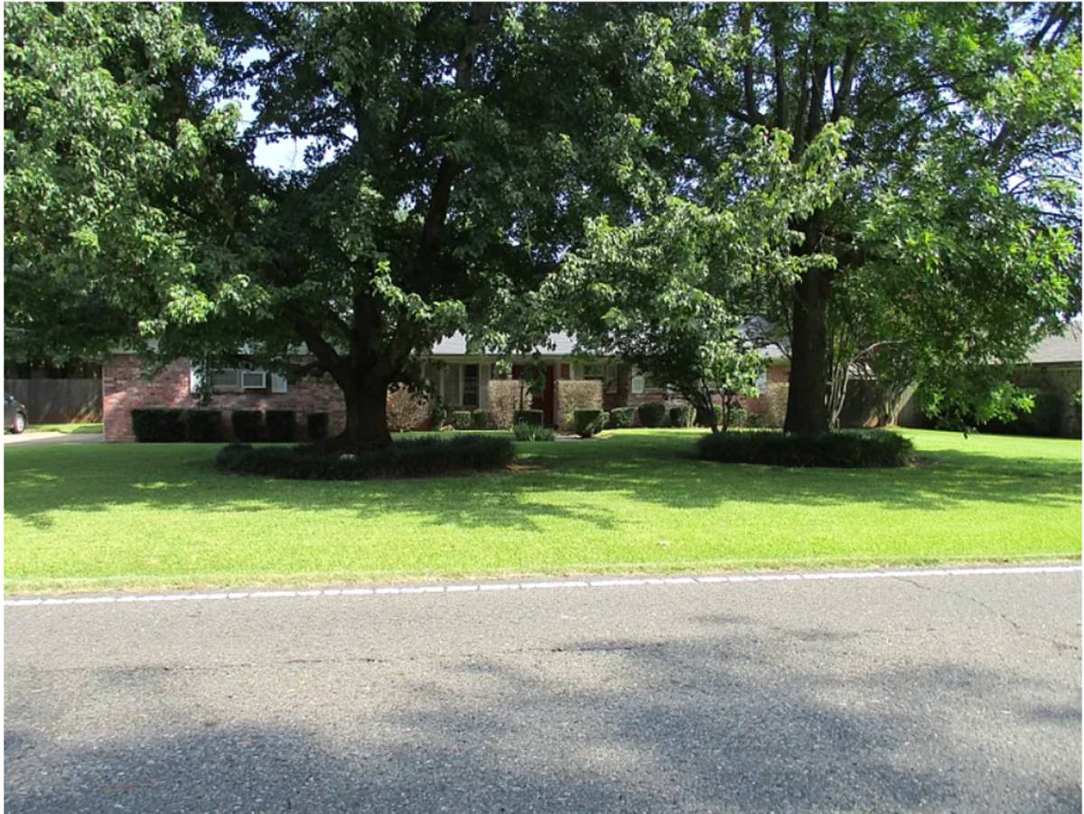House for rent at 2313 Brownlee Rd, Bossier City, LA 71111