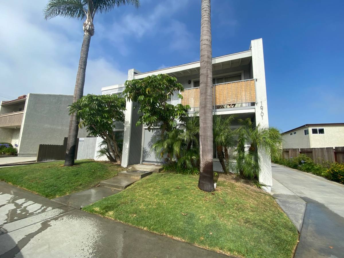 Apartment for rent at 16701 Sims Lane, Huntington Beach, CA 92649