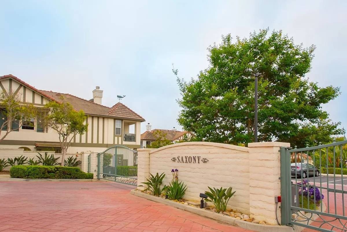 Townhouse for rent at 558 Sweet Pea Place, Encinitas, CA 92024
