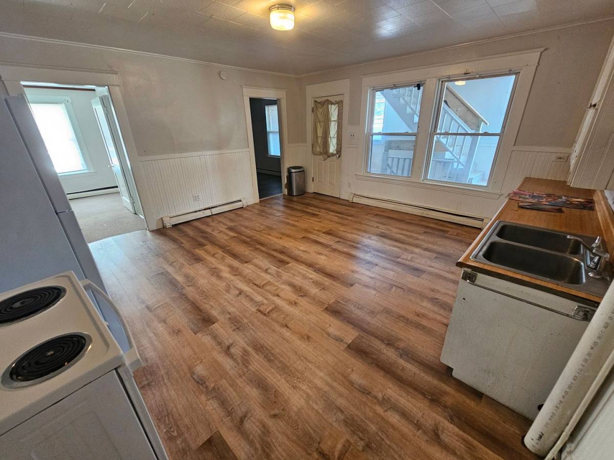 Apartment for rent at 405 Cumberland St, Rumford, ME 04276