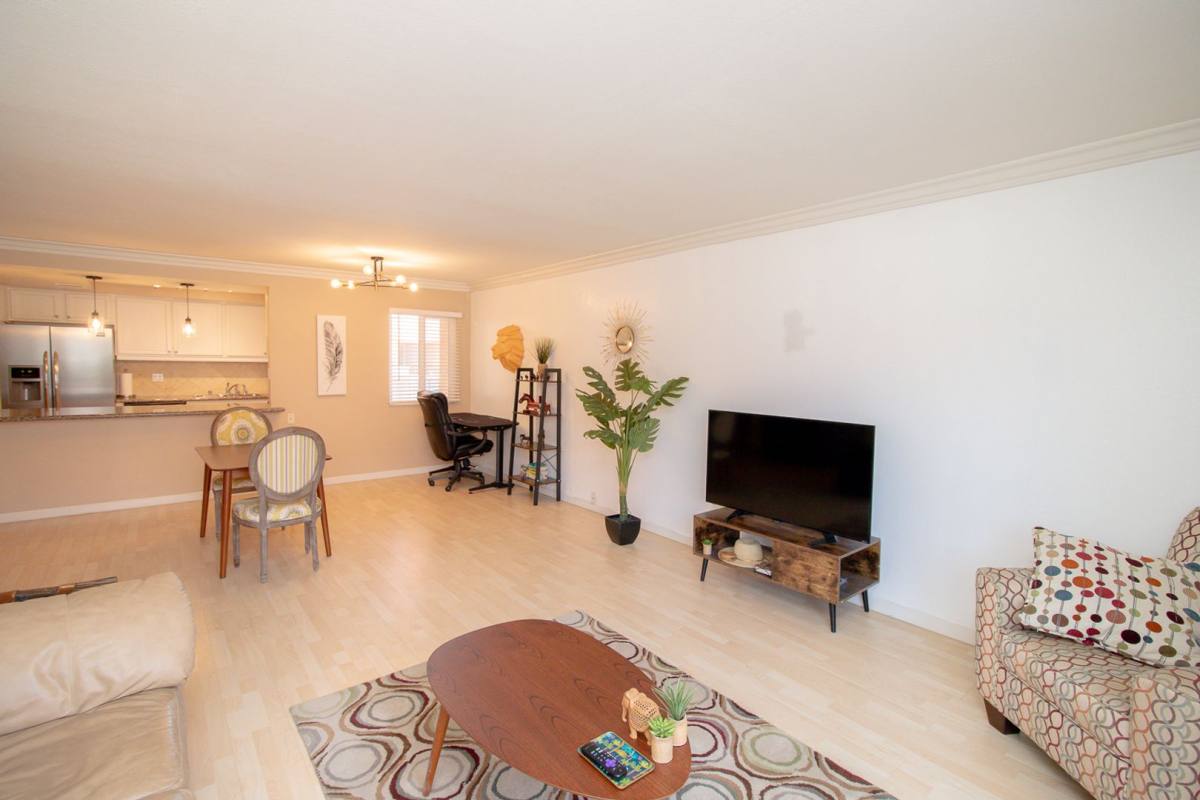 Apartment for rent at 400 N Sunrise Way, Palm Springs, CA 92262