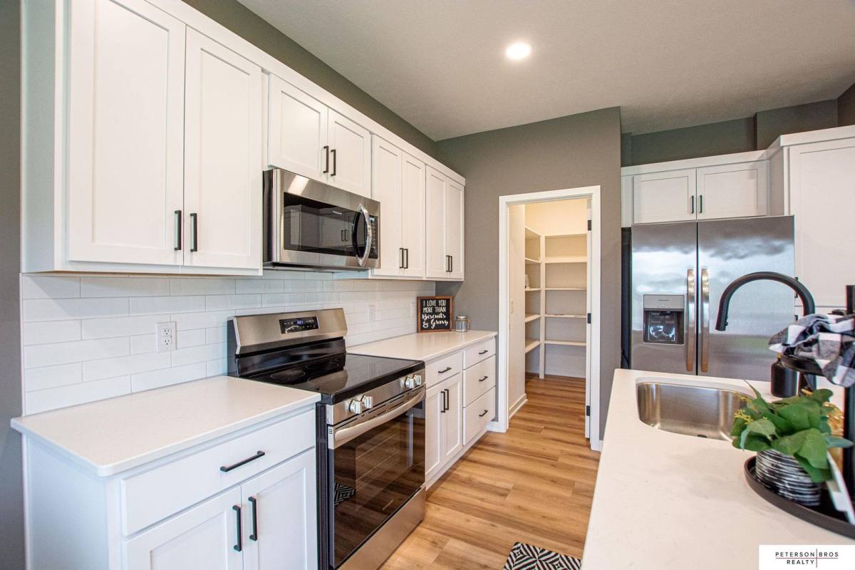 Apartment for rent at 14802-14804 Willow St, Bennington, NE 68007