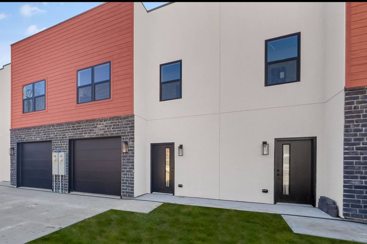Townhouse for rent at 201 S 8th, Quincy, IL 62301