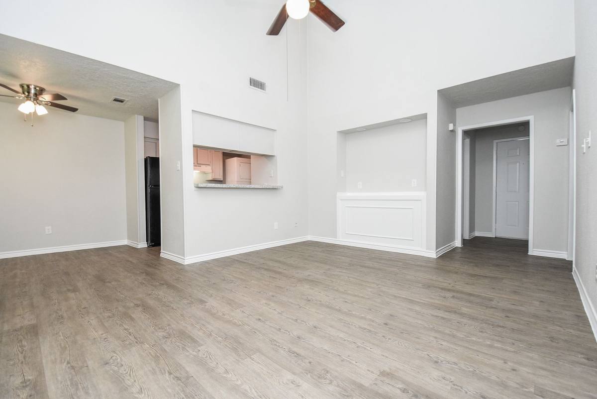 Apartment for rent at 13151 Walden Rd, Montgomery, TX 77356