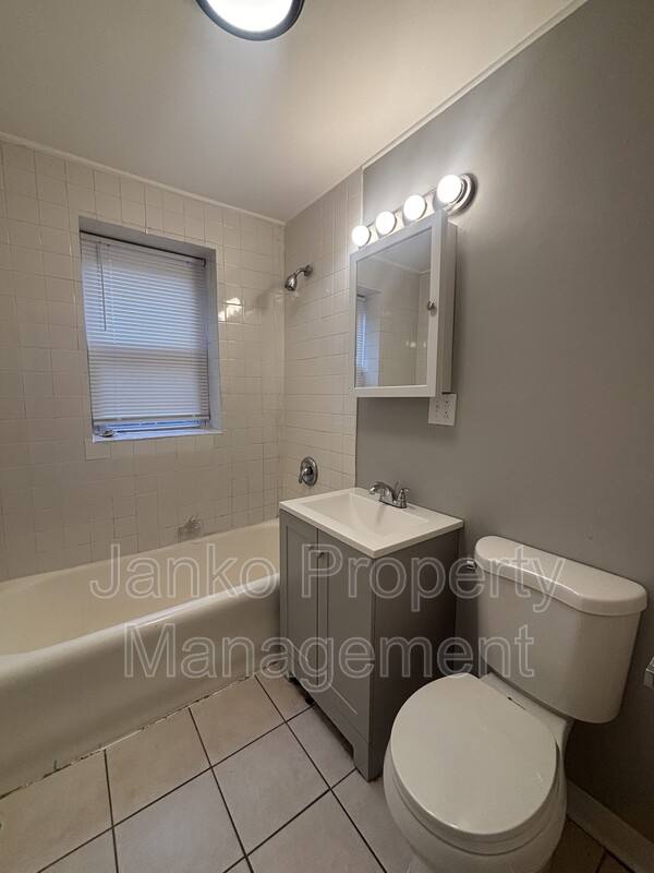 House for rent at 8348 S Maryland Ave #3, Chicago, IL 60619