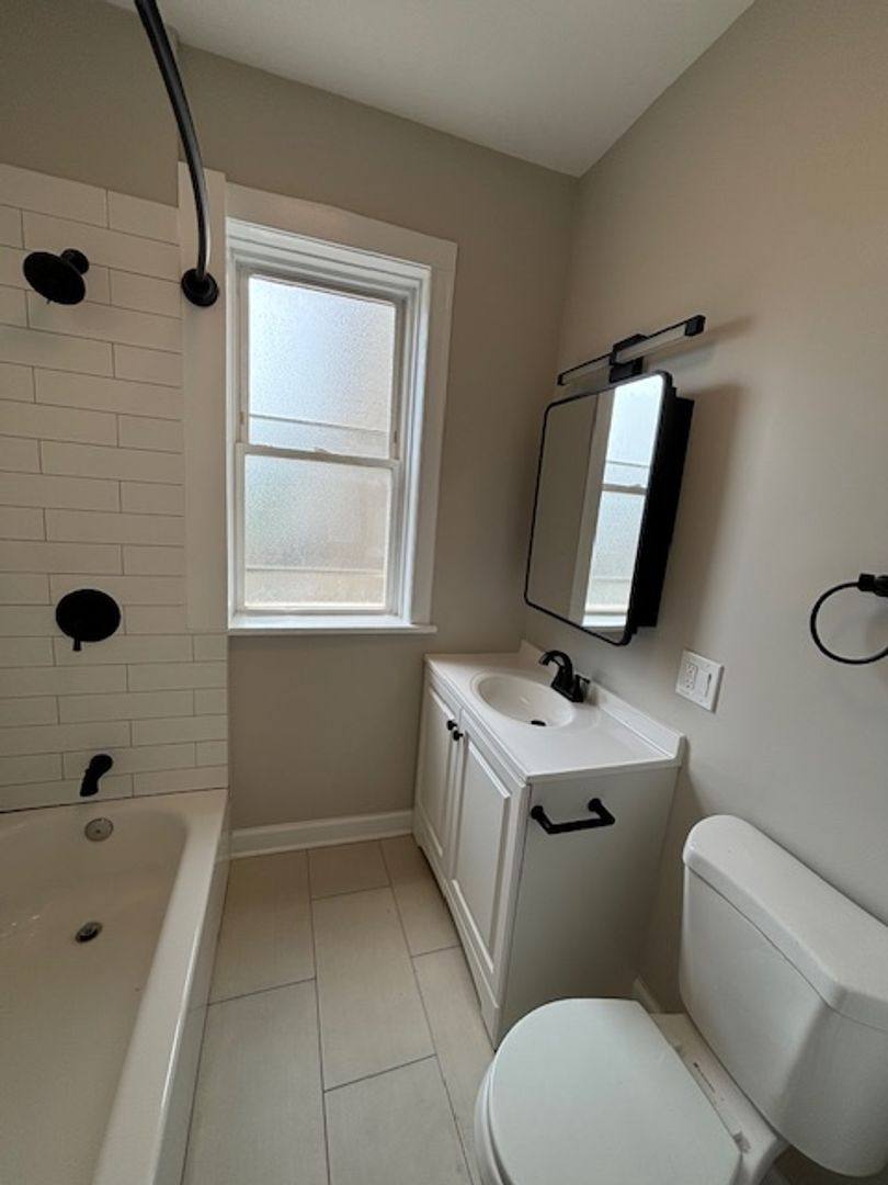 Apartment for rent at 3853 W Palmer St, Chicago, IL 60647