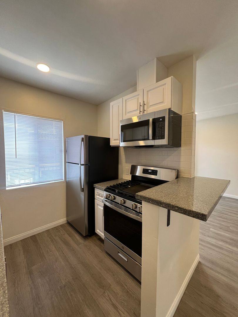 Apartment for rent at 514 S Flower St, Santa Ana, CA 92703