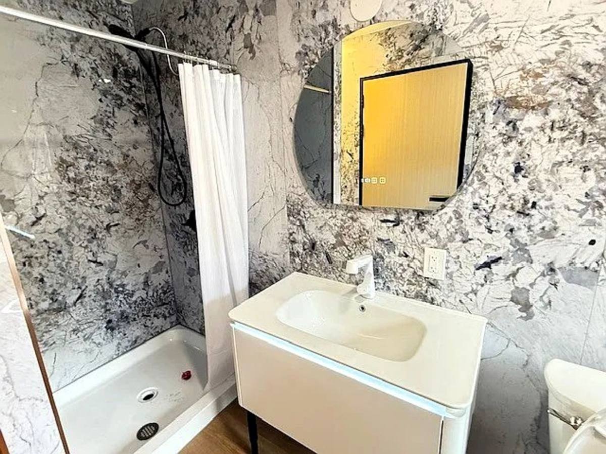 Apartment for rent at 827 Glendale Blvd, Los Angeles, CA 90026
