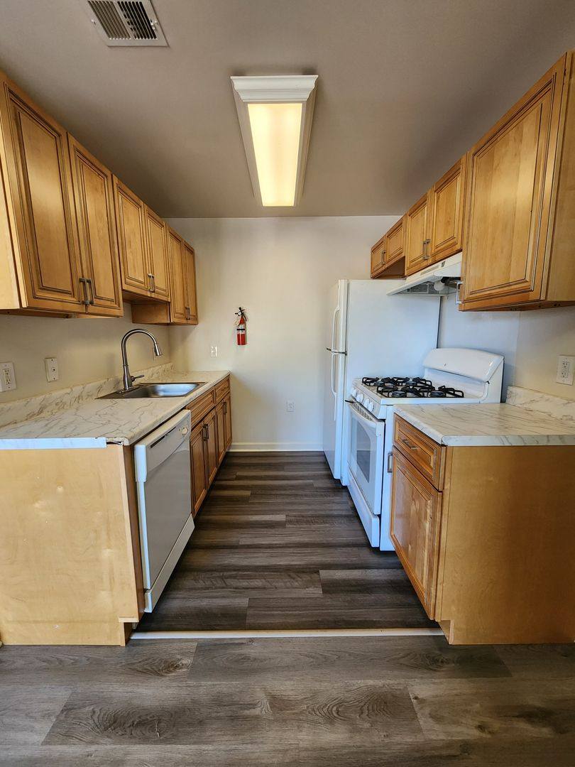 Apartment for rent at 5 Union Blvd, Barnegat, NJ 08005