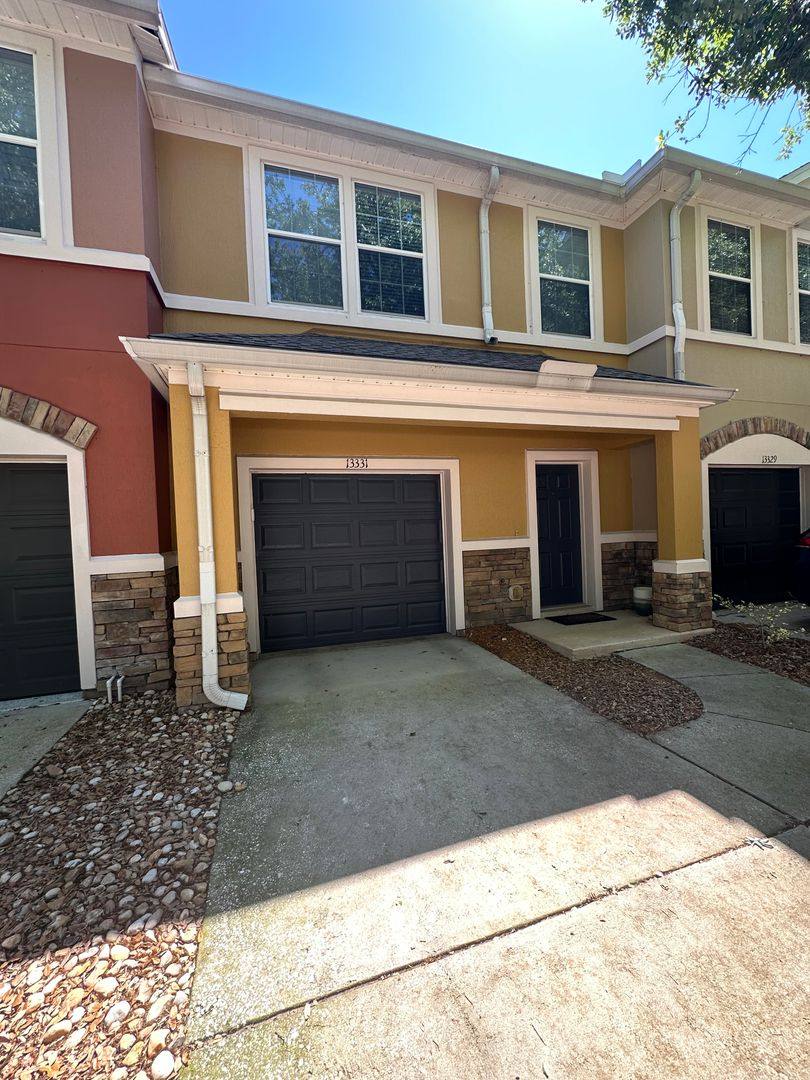 Townhouse for rent at 13331 Solar Dr, Jacksonville, FL 32258