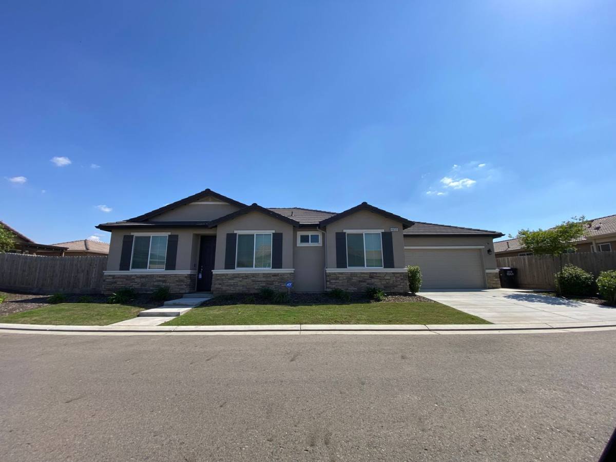 House for rent at 4635 W Flagstaff Ave, Visalia, CA 93291