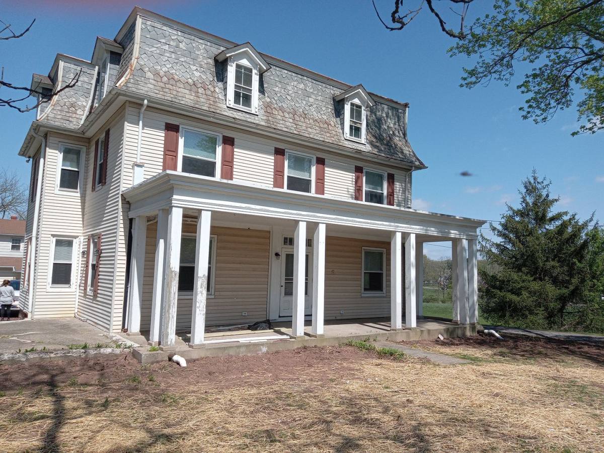 House for rent at 1000 S Broad St, Lansdale, PA 19446