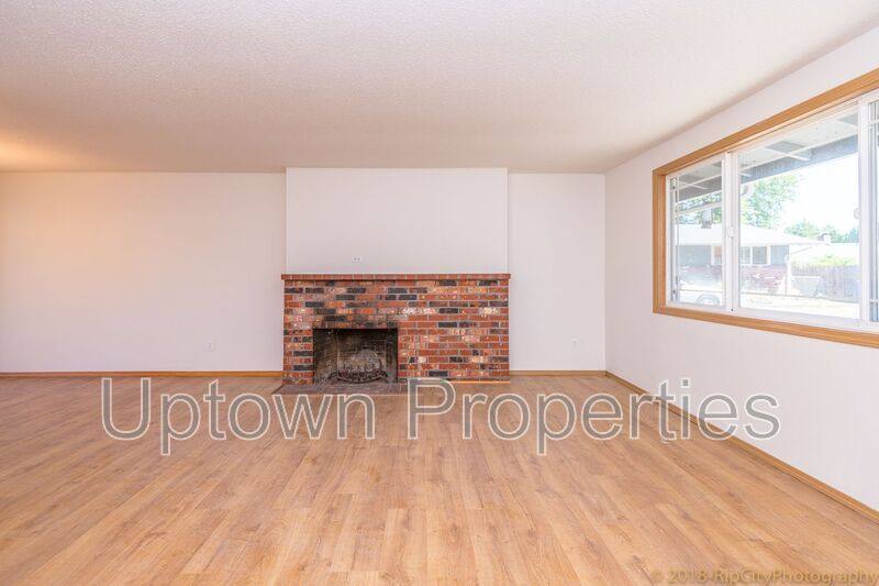Apartment for rent at 4035 SE King Rd #B, Portland, OR 97222