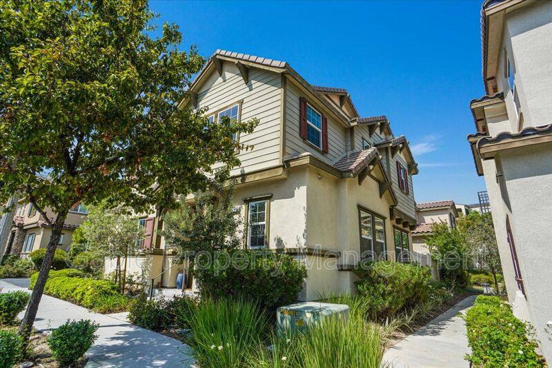 House for rent at 27490 Daffodil Court, Santa Clarita, CA 91350