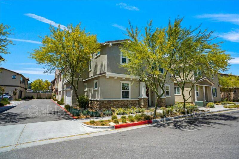 House for rent at 17111 Zion Dr, Canyon Country, CA 91387