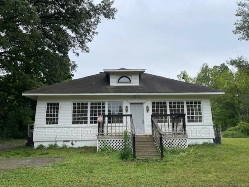 House for rent at 8457 Kerrville Rosemark Rd, Millington, TN 38053