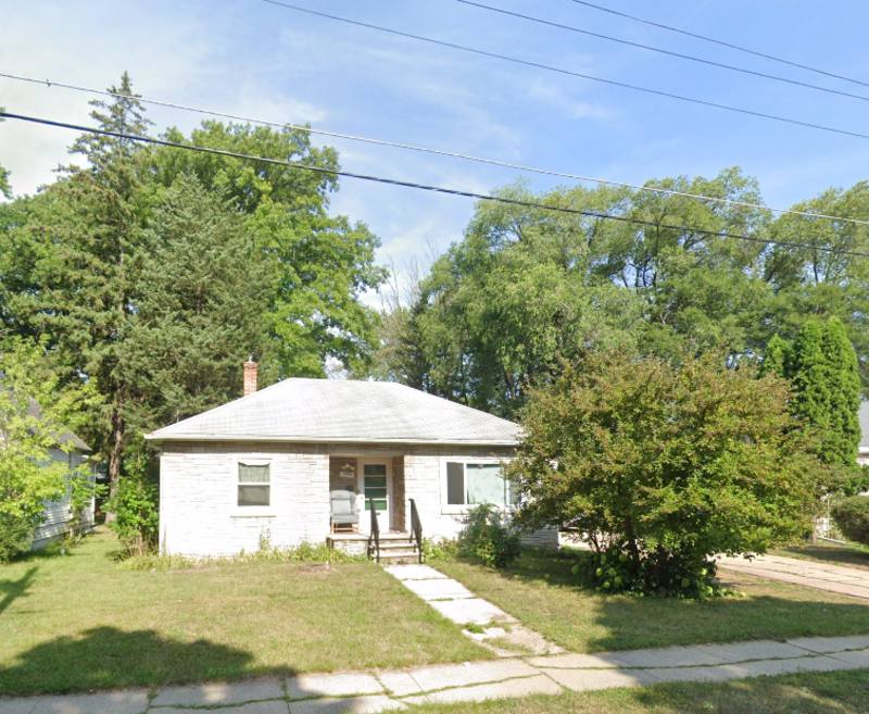 House for rent at 1430 S Oneida St, Green Bay, WI 54304