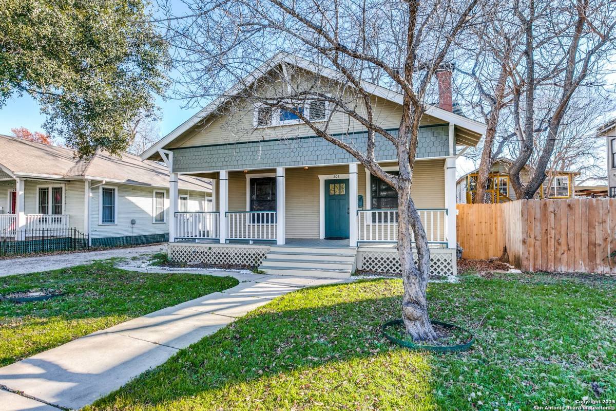 House for rent at 204 Queen Anne Court, San Antonio, TX 78209