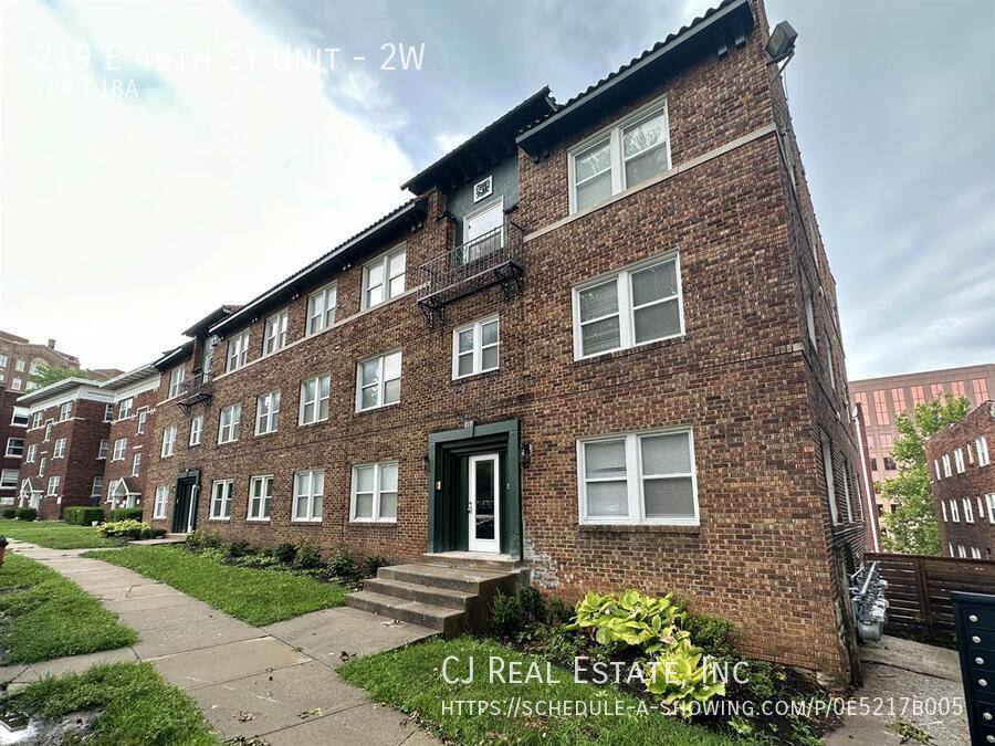 Apartment for rent at 219 E 46th St #2W, Kansas City, MO 64112