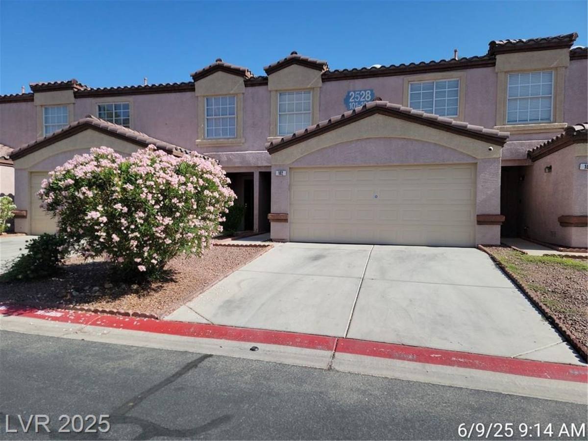 Townhouse for rent at 2528 Sierra Bello Ave, Las Vegas, NV 89106