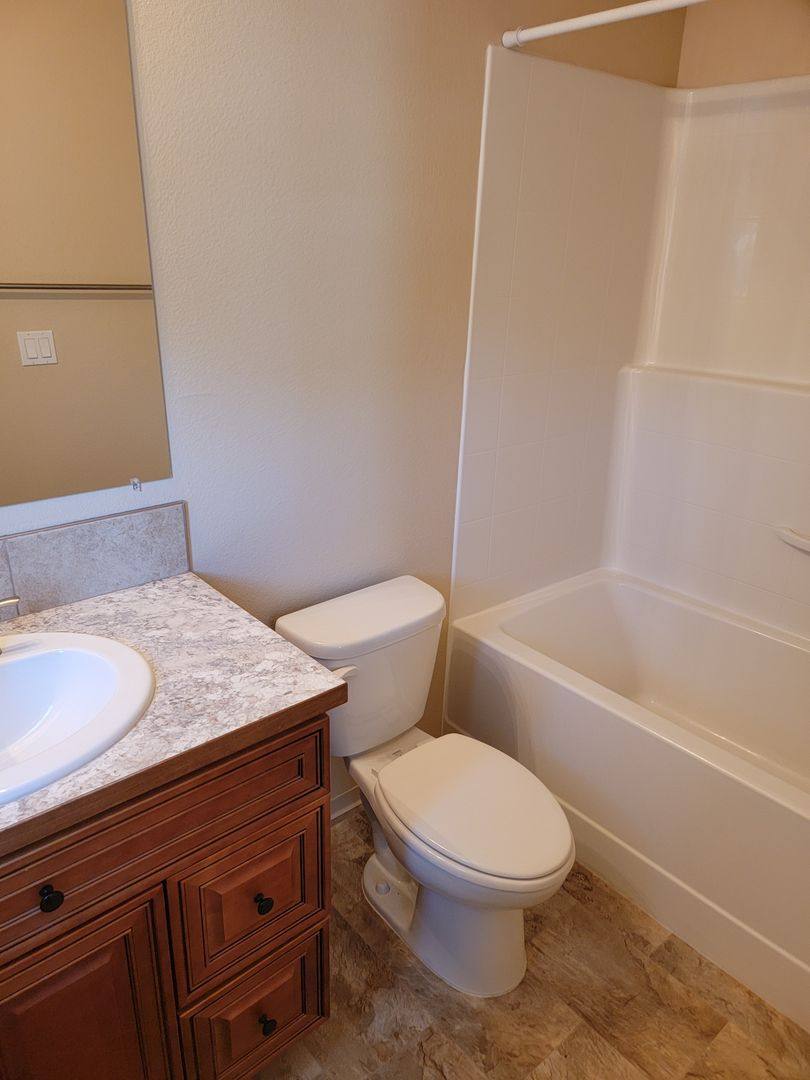 Apartment for rent at 913, 915, 921, 923 E Dewey Ave, Nampa, ID 83686