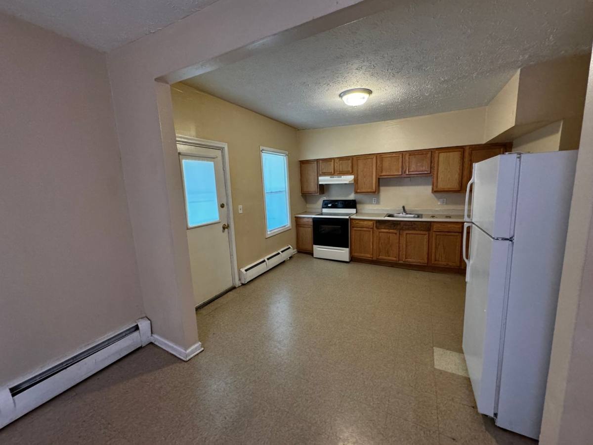 Apartment for rent at 1083 & 1089 Worthington St, Springfield, MA 01109