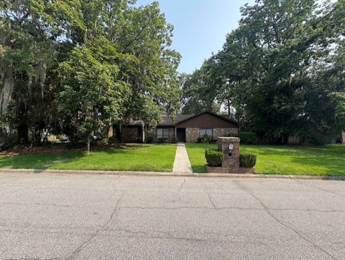 House for rent at 8 Beaver Run Dr, Savannah, GA 31419