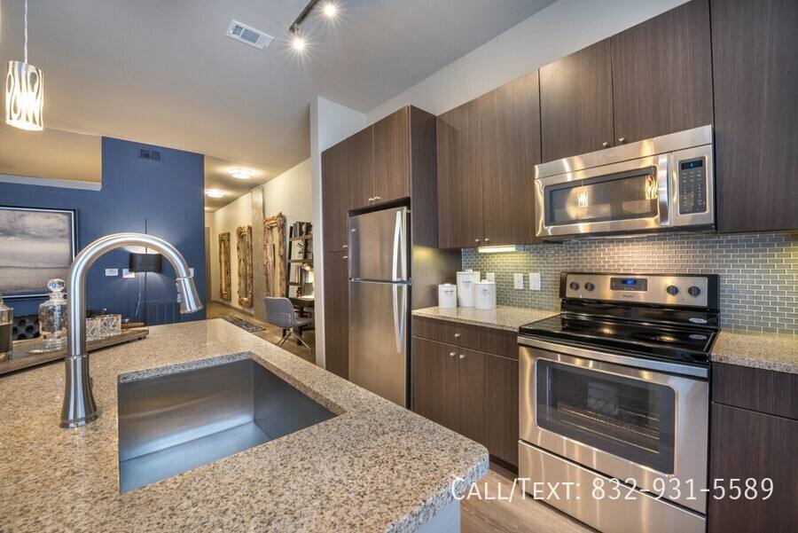 Apartment for rent at 7898 Main St #ADE, Houston, TX 77030