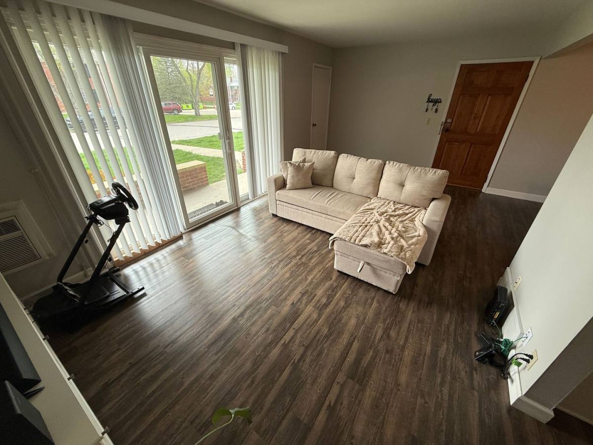 Apartment for rent at 245 Williamsburg Dr, Mequon, WI 53092