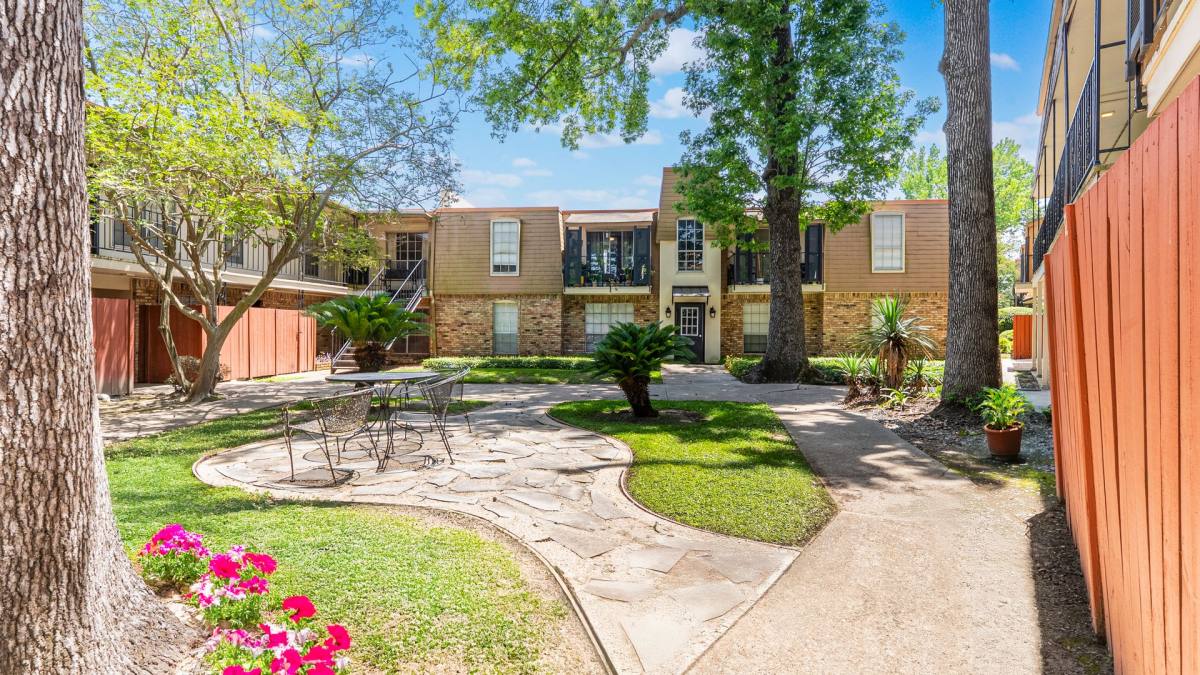 Condo for rent at 2100 College Dr #12, Baton Rouge, LA 70808