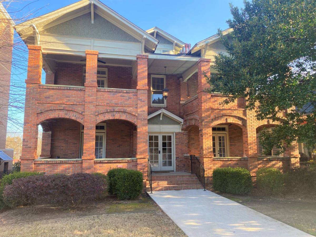 Apartment for rent at 1268 College St #4, Macon, GA 31201