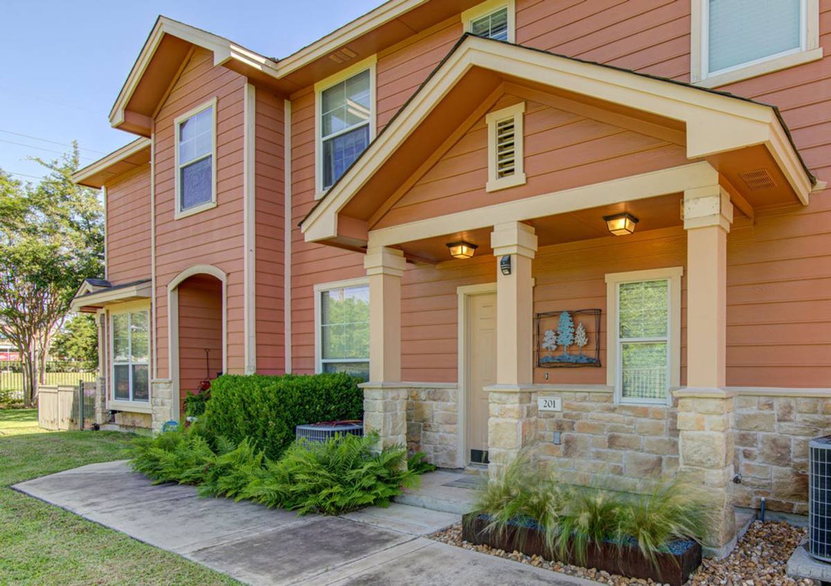 Condo for rent at 1481 E Old Settlers Blvd, Round Rock, TX 78664