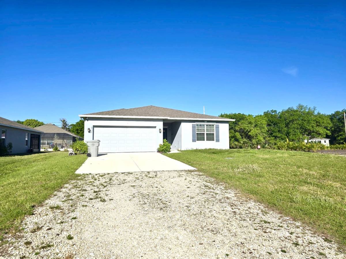 House for rent at 8975 102nd Ave, Vero Beach, FL 32967