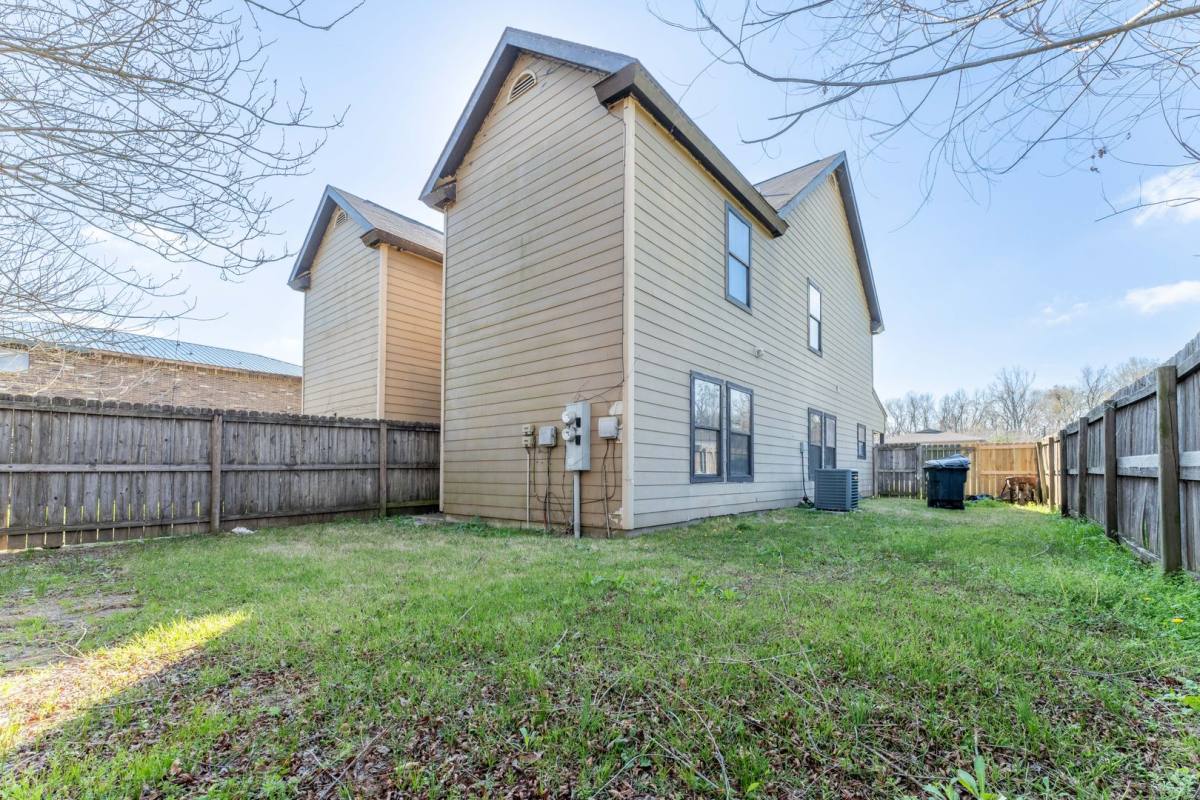 Apartment for rent at 1651 Clear Lake Ave, Baton Rouge, LA 70808