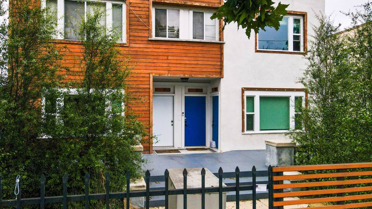 Apartment for rent at 3996 S Wilton Place, Los Angeles, CA 90062